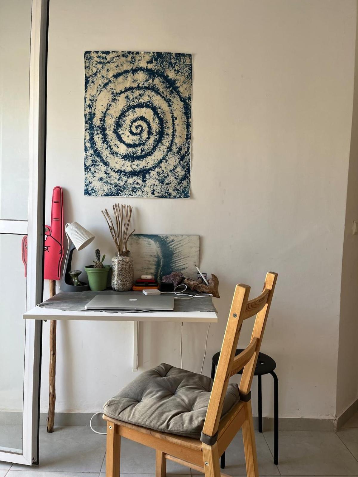 Apartment Artist In Anza *