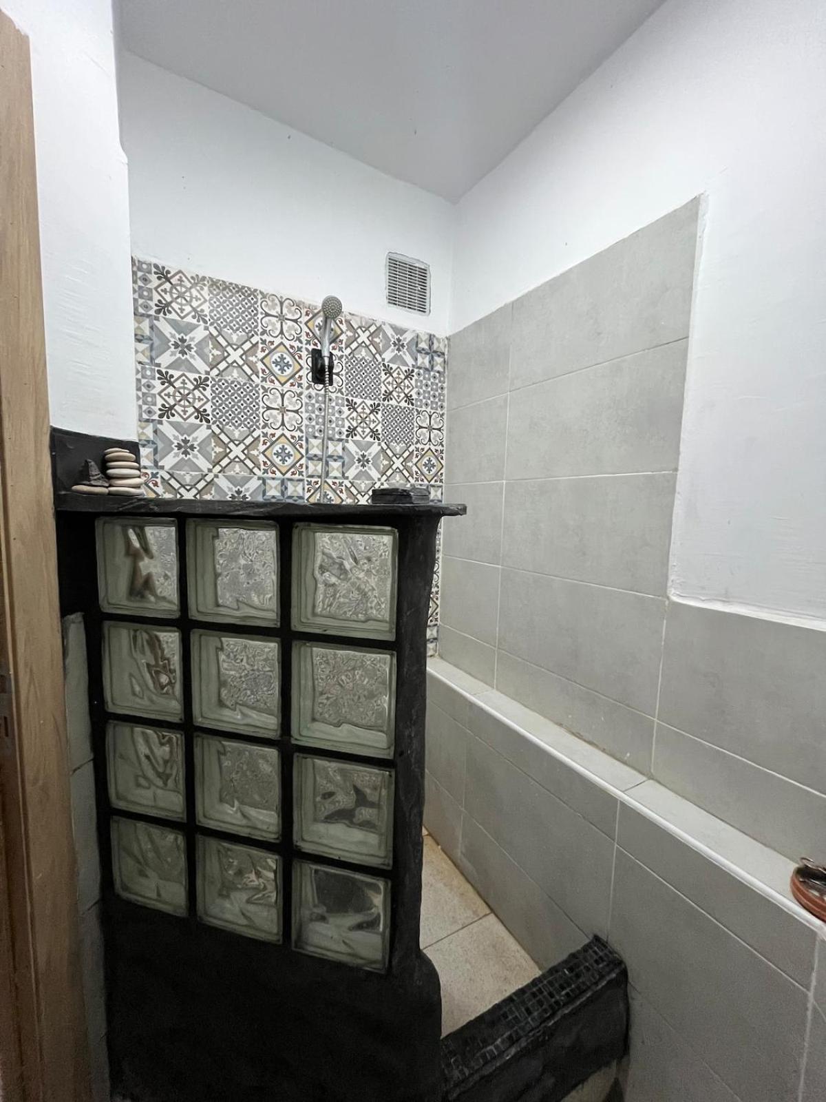 Apartment Artist In Anza