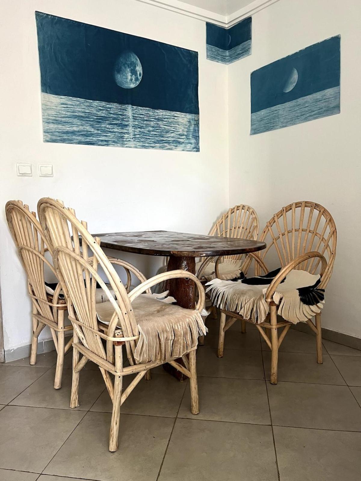 Artist In Anza Apartment